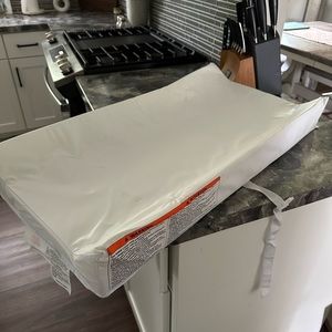 Changing table pad